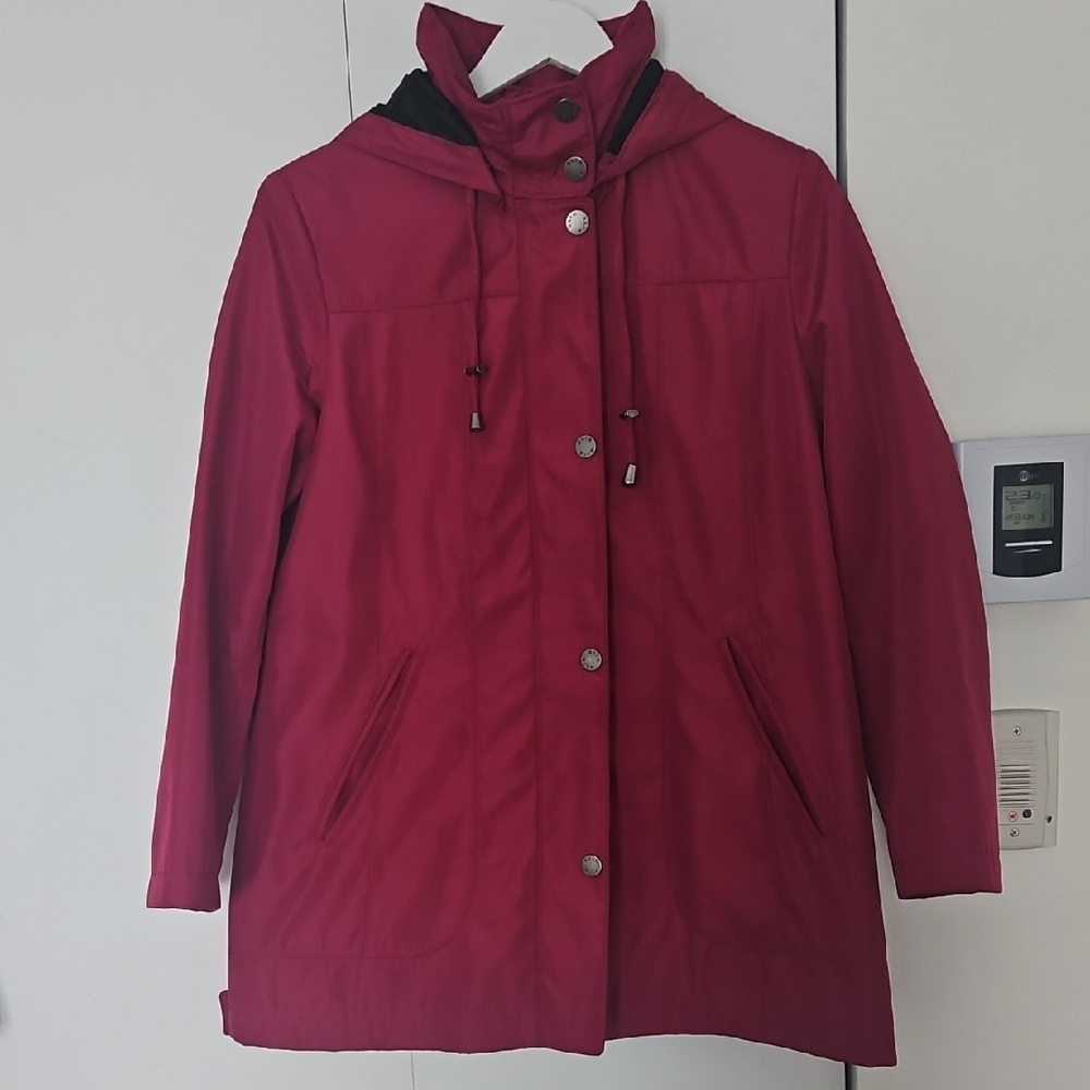 Women’s Pink Hooded Rain Jacket